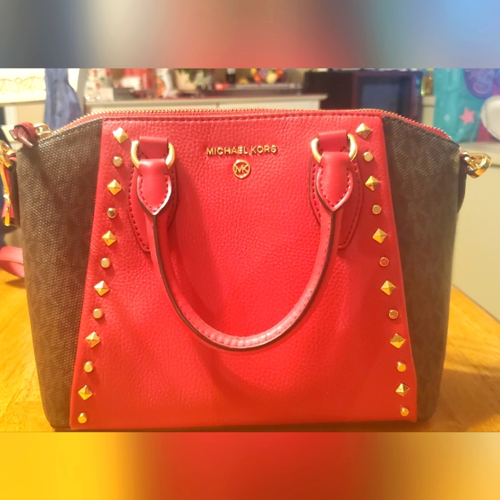 Medium Signature Logo Satchel (EUC)